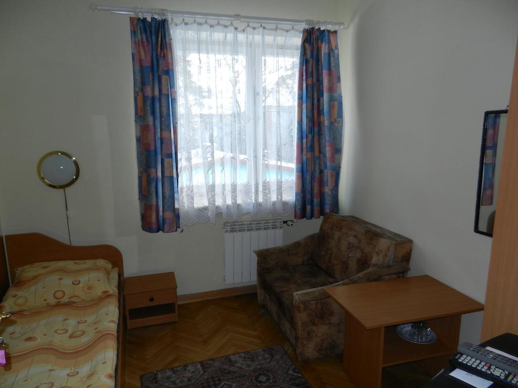 Srodborowianka Apartment Отвоцк Стая снимка